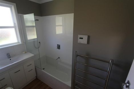 Photo of property in 4 Diane Grove, Paparangi, Wellington, 6037