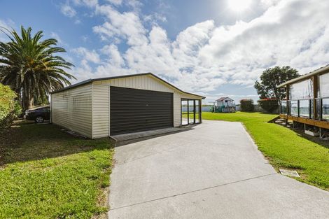 Photo of property in 37 Village Way, Ardmore, Papakura, 2582