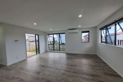 Photo of property in 2 Arnhem Place, Pukekohe, 2120