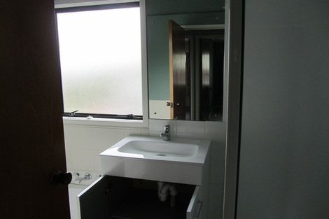 Photo of property in 23 Leiden Place, Totara Vale, Auckland, 0629