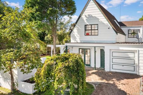 Photo of property in 11 James Evans Drive, Northcote, Auckland, 0627