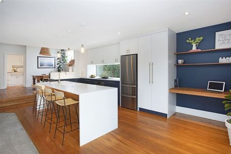 Photo of property in 215 Springfield Road, St Albans, Christchurch, 8014