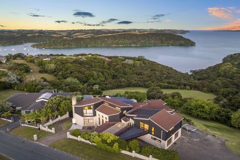 Photo of property in 4 Kotare Place, Sandspit, Warkworth, 0982