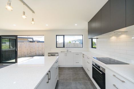 Photo of property in 1 Rangeview Drive, Kelvin Grove, Palmerston North, 4414