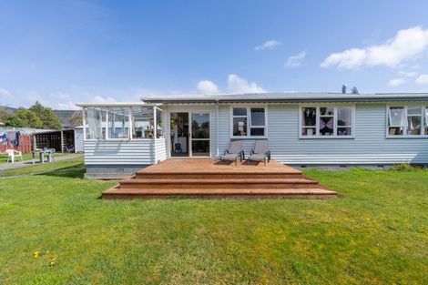 Photo of property in 35 Mararoa Drive, Manapouri, 9679
