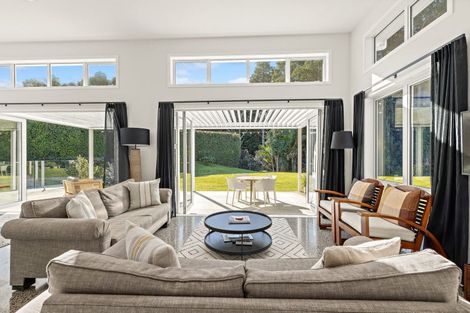 Photo of property in 32 Awanui Crescent, Matakana, 0985