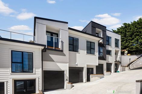 Photo of property in 2/25 Thane Road, Roseneath, Wellington, 6011