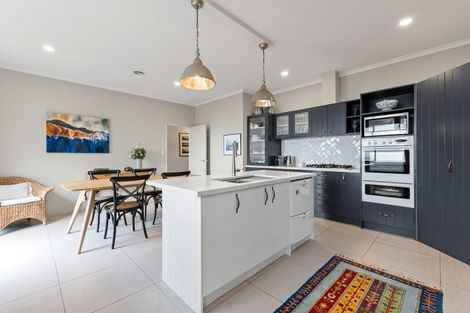 Photo of property in 18 Gemini Place, Kawaha Point, Rotorua, 3010