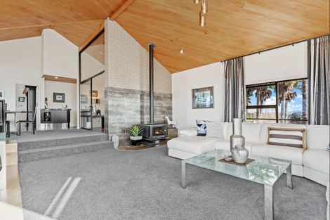 Photo of property in 5 Kotare Place, Sandspit, Warkworth, 0982