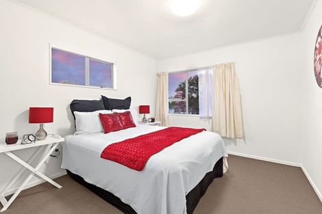 Photo of property in 10 Styca Place, Sunnyvale, Auckland, 0612