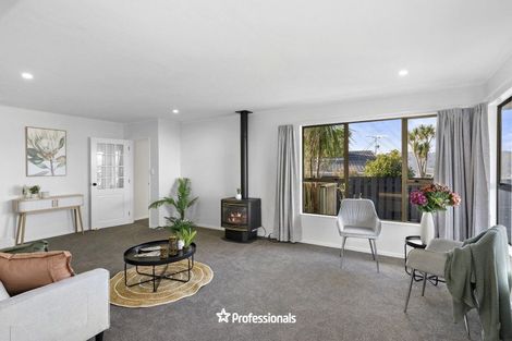 Photo of property in 14 Matuhi Street, Tirohanga, Lower Hutt, 5010