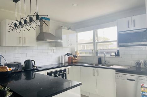 Photo of property in 13 Addington Avenue, Manurewa, Auckland, 2102