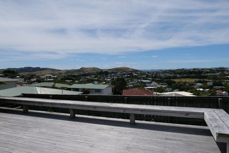 Photo of property in 12 Fitzpatrick Street, Newlands, Wellington, 6037