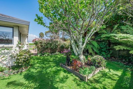 Photo of property in 2 Charnwood Grove, Waikanae, 5036