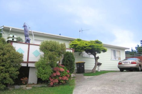 Photo of property in 35 Nassau Avenue, Grenada North, Wellington, 5028