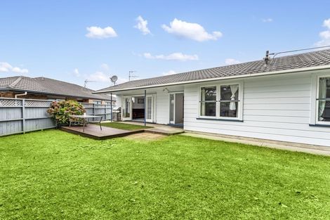 Photo of property in 7 Barberry Lane, Te Atatu Peninsula, Auckland, 0610