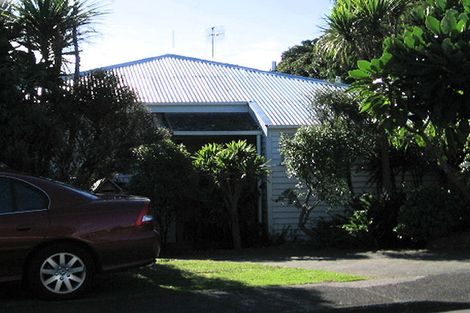 Photo of property in 3 Island View Terrace, Waikanae Beach, Waikanae, 5036