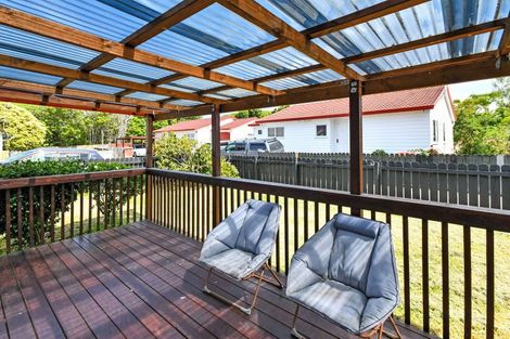 Photo of property in 1/11 Kirklow Place, Goodwood Heights, Auckland, 2105