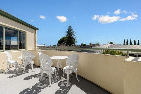 Photo of property in 409b Devonport Road, Tauranga South, Tauranga, 3112