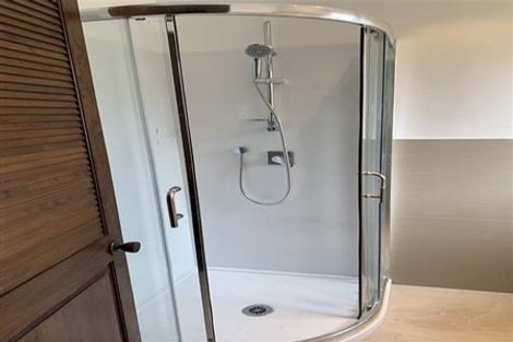 Photo of property in 5 Makepiece Place, Chatswood, Auckland, 0626