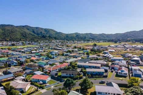 Photo of property in 33 Trelawney Road, Wainuiomata, Lower Hutt, 5014