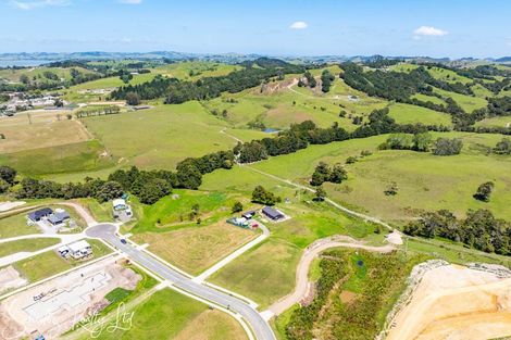 Photo of property in 10 Arahanga Road, Paparoa, 0571