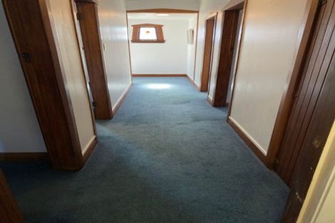 Photo of property in 94 Endeavour Street, Lyall Bay, Wellington, 6022