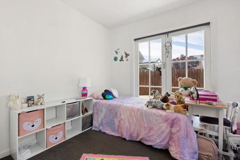 Photo of property in 2/99b Totara Street, Fendalton, Christchurch, 8041