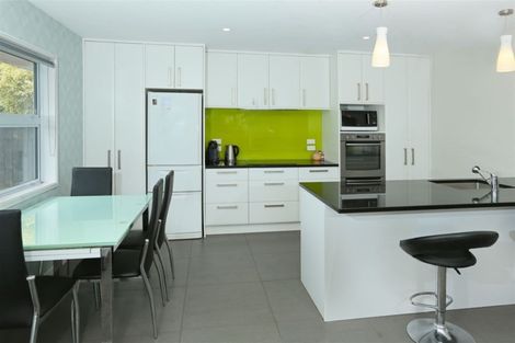 Photo of property in 124 Flanshaw Road, Te Atatu South, Auckland, 0610