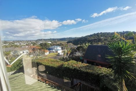 Photo of property in 95 Seaview Road, Glenfield, Auckland, 0629