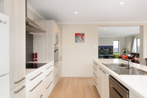 Photo of property in 43 Benmore Crescent, Pyes Pa, Tauranga, 3112