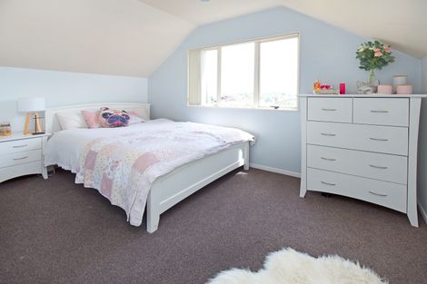 Photo of property in 3/39 Wade River Road, Stanmore Bay, Whangaparaoa, 0932