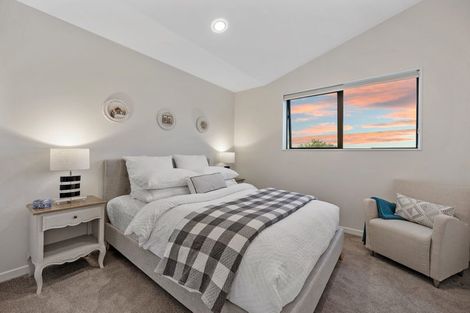 Photo of property in 2 Matau Way, Hauraki, Auckland, 0622