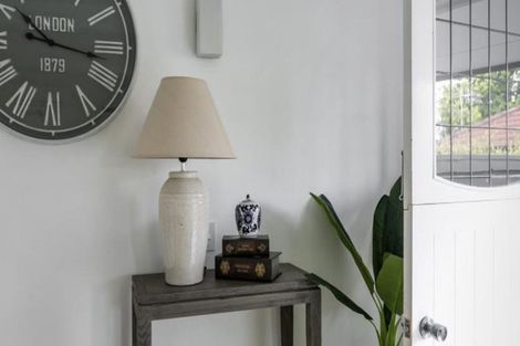 Photo of property in 11 Shortland Place, Havelock North, 4130