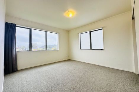Photo of property in The Haven, 26/120 Beach Haven Road, Beach Haven, Auckland, 0626