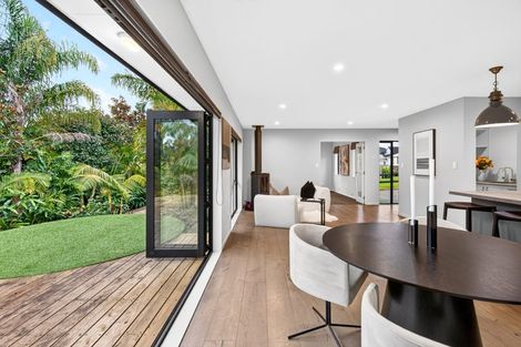 Photo of property in 20b Cambridge Road, Riverhead, 0820