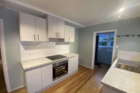 Photo of property in 1 Huia Place, Levin, 5510