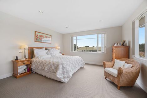 Photo of property in 22 Bluefin Way, West Harbour, Auckland, 0618