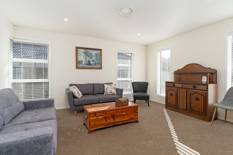 Photo of property in 11 Maple Grove, Kingston, Wellington, 6021