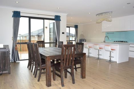 Photo of property in 11 Harvest Avenue, Orewa, 0931