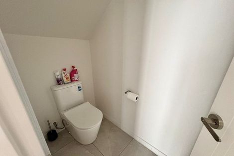 Photo of property in 32 Parahau Road, Papakura, 2110