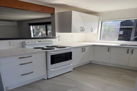 Photo of property in 1/22 Valecrest Place, Bayview, Auckland, 0629