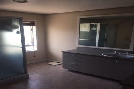 Photo of property in 59 The Esplanade, Eastern Beach, Auckland, 2012