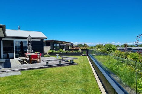 Photo of property in 21 Pukenamu Road, Rainbow Point, Taupo, 3330