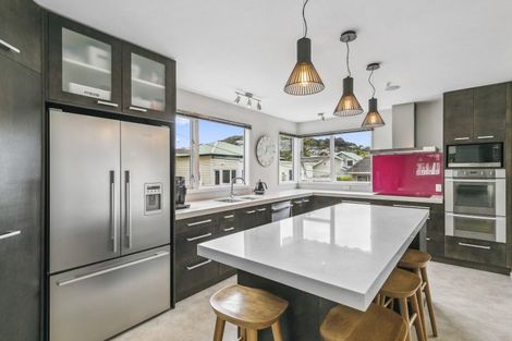 Photo of property in 22 Lucknow Terrace, Khandallah, Wellington, 6035