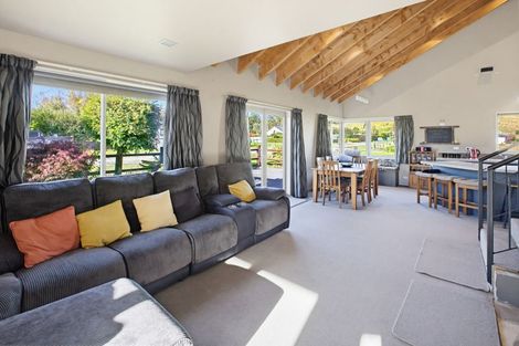 Photo of property in 8 Westoe Street, Waikaia, 9778
