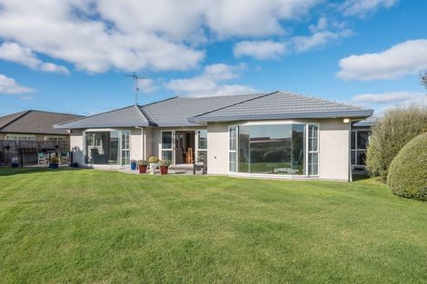Photo of property in 10 Glen Loch Place, Paraparaumu, 5032