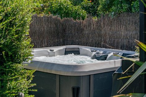 Photo of property in 111 Mcdonnell Road, Arrowtown, 9302