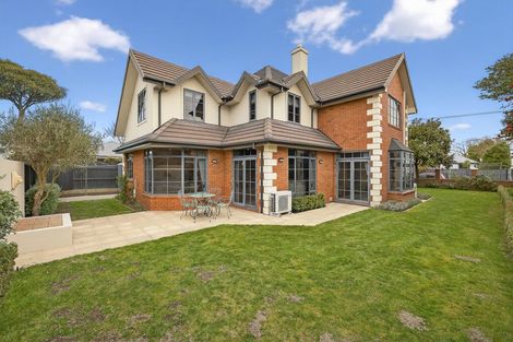 Photo of property in 106 Hamilton Avenue, Ilam, Christchurch, 8041