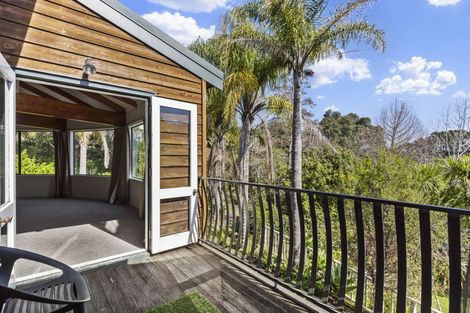 Photo of property in 5 Telephone Road, Birkenhead, Auckland, 0626
